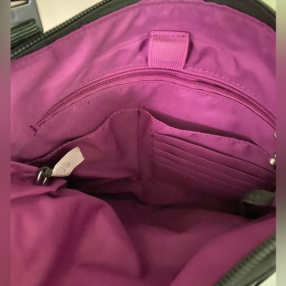 Baggallini Crossbody Bag and Pouch - Picture 3 of 5
